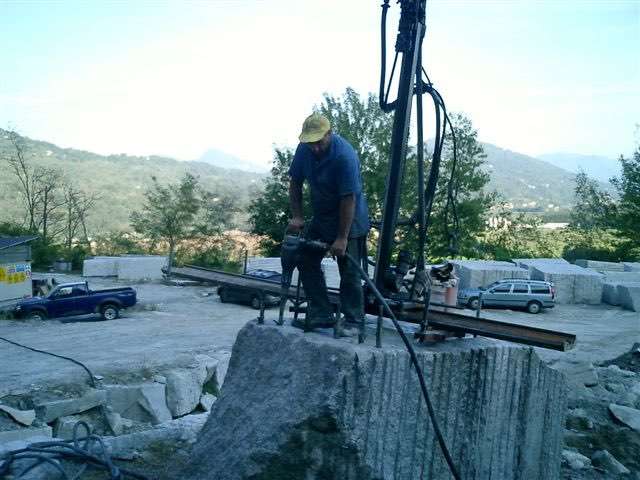 Pneumatic hammer splitter, split granite work site