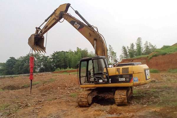 Jumpo Super Wedge mounted on Excavator